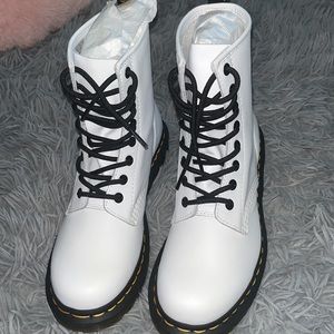 Dr. Martens 1460 8-Eye Boot - White